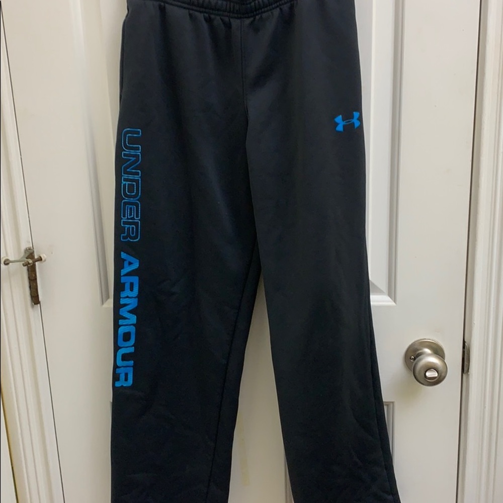 Under Armour YLG charcoal gray sweatpants.